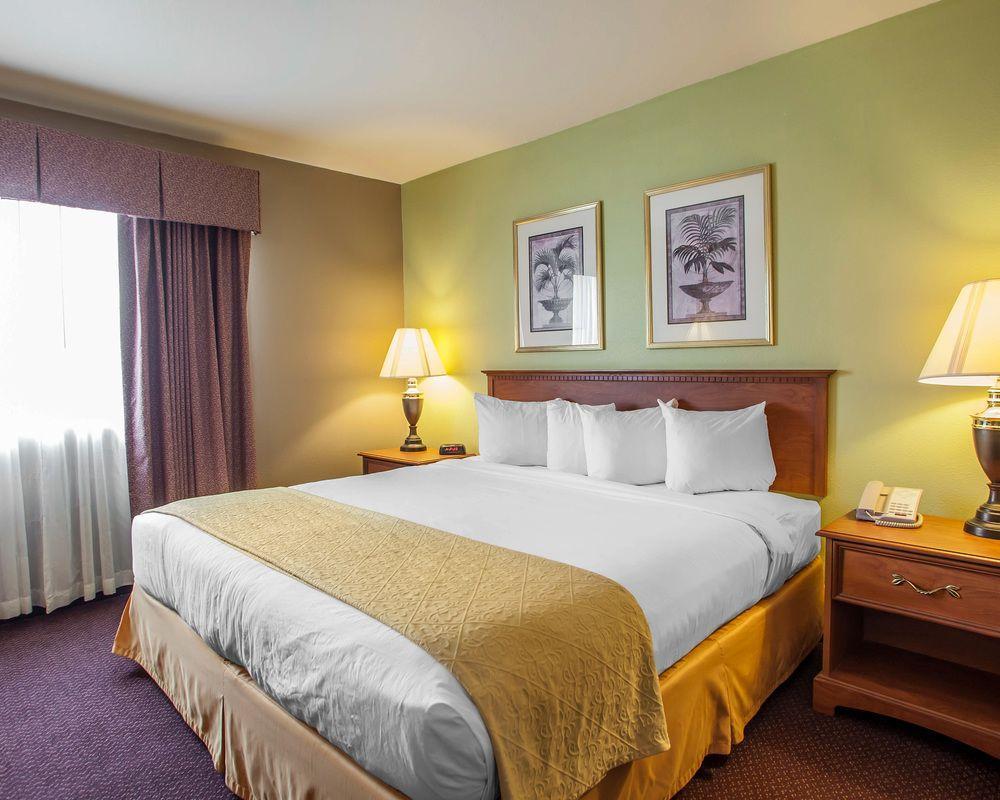 Quality Inn & Suites Hannibal Esterno foto