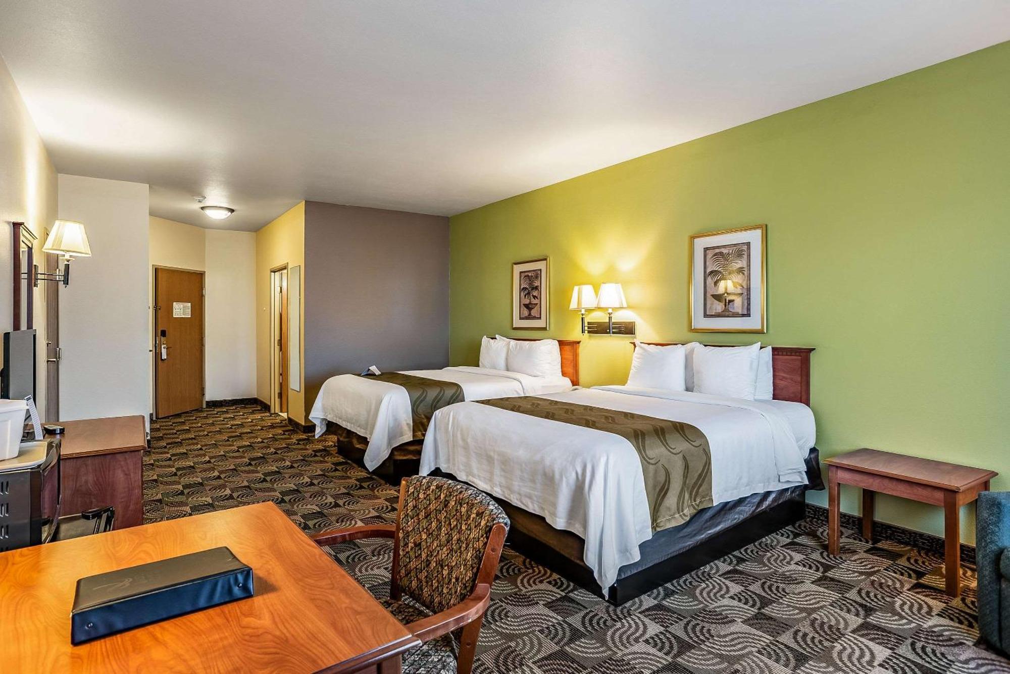 Quality Inn & Suites Hannibal Esterno foto