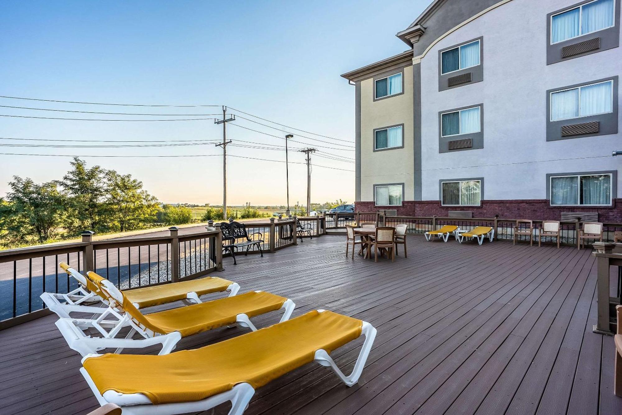 Quality Inn & Suites Hannibal Esterno foto