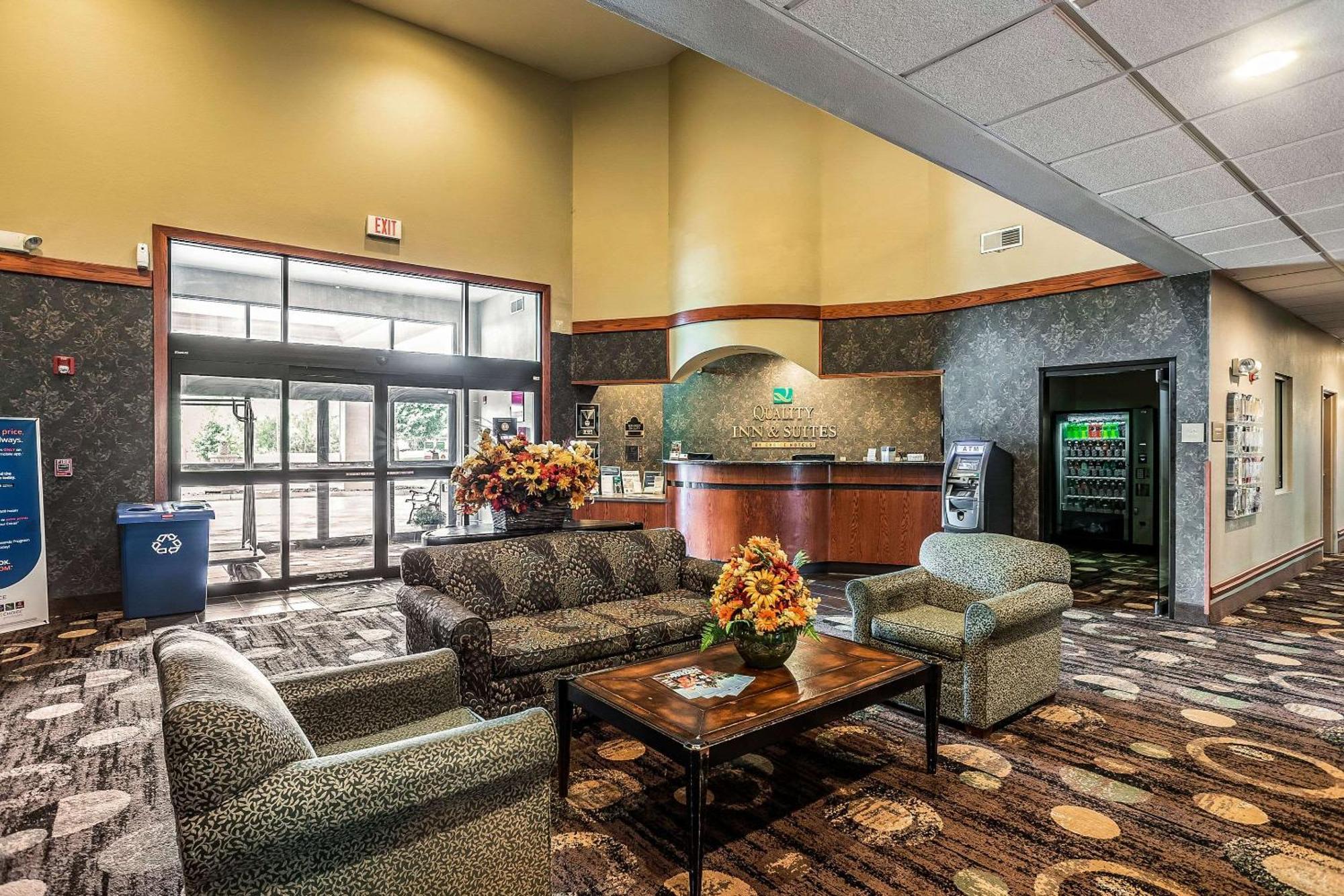 Quality Inn & Suites Hannibal Esterno foto