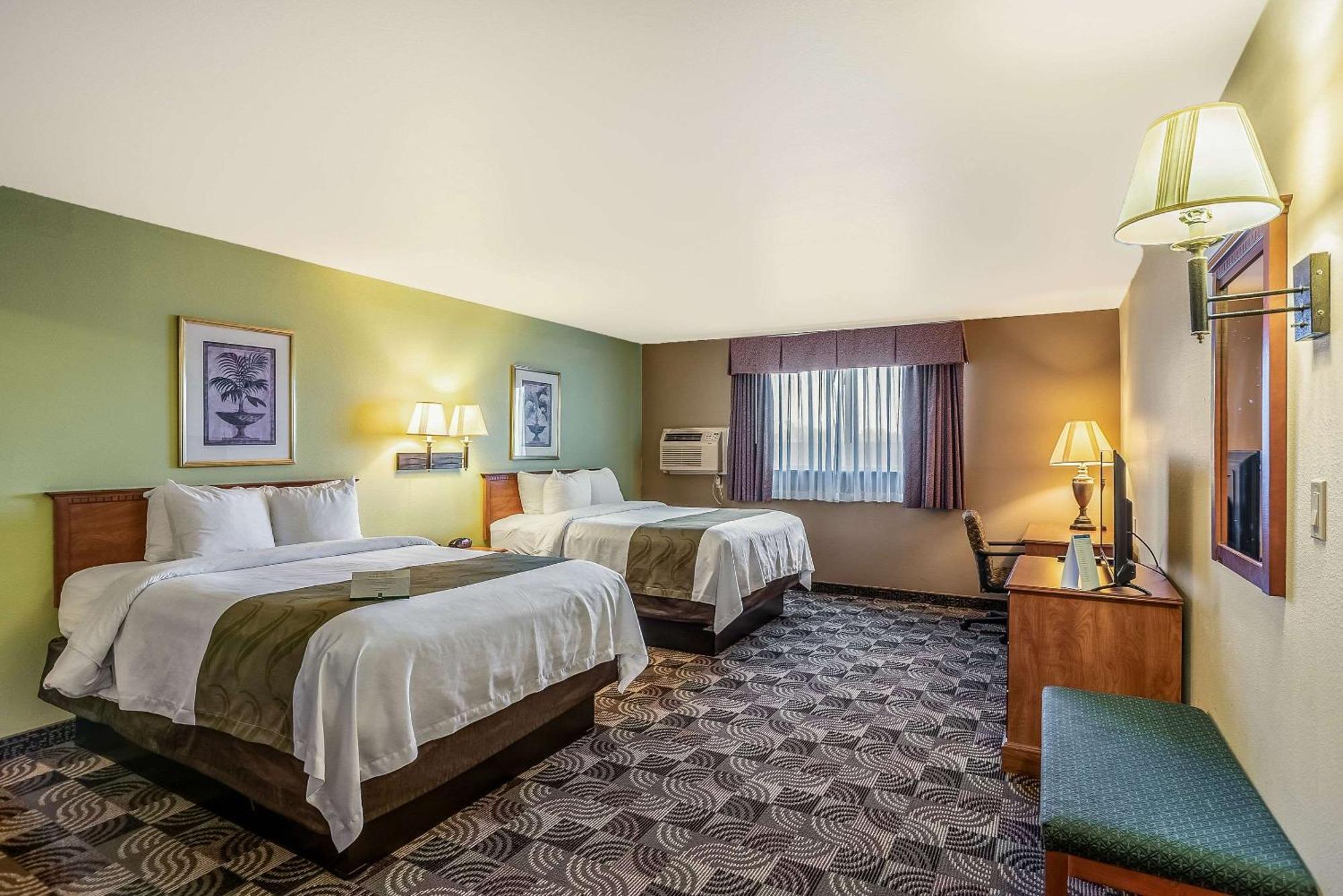 Quality Inn & Suites Hannibal Esterno foto