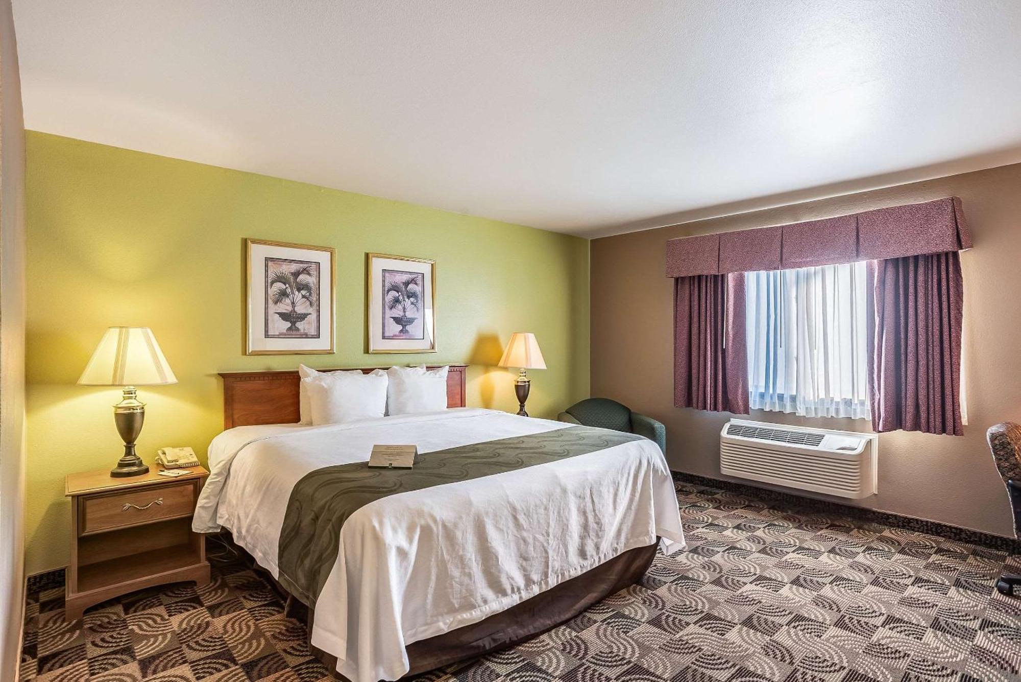 Quality Inn & Suites Hannibal Esterno foto