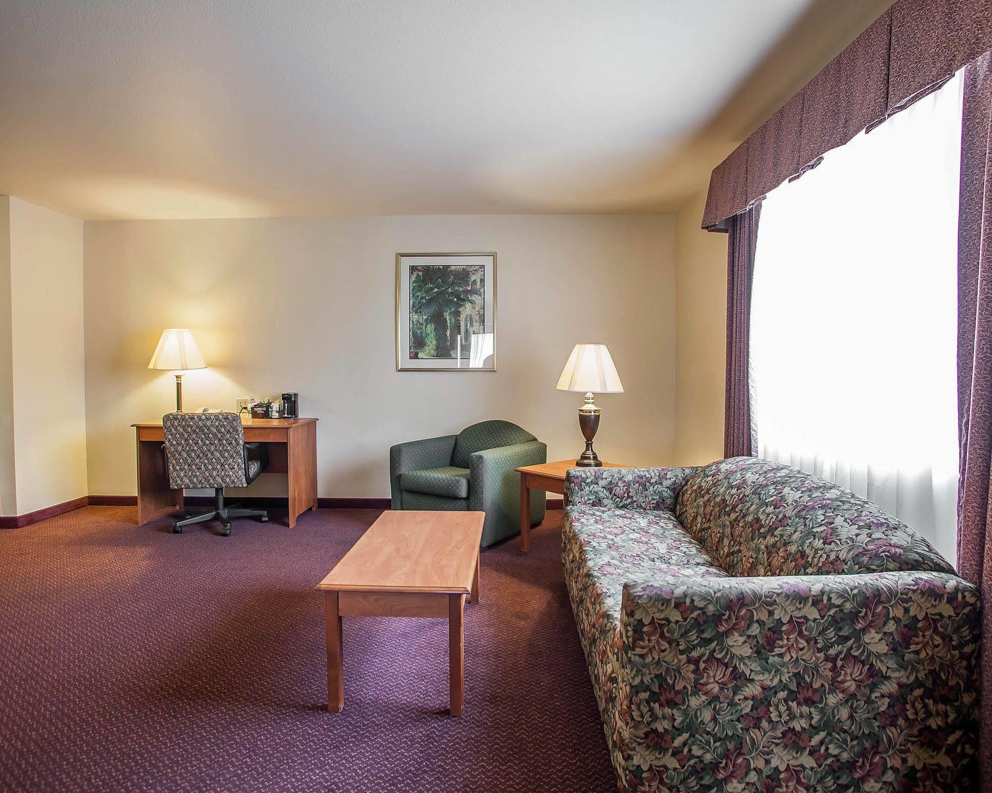 Quality Inn & Suites Hannibal Esterno foto