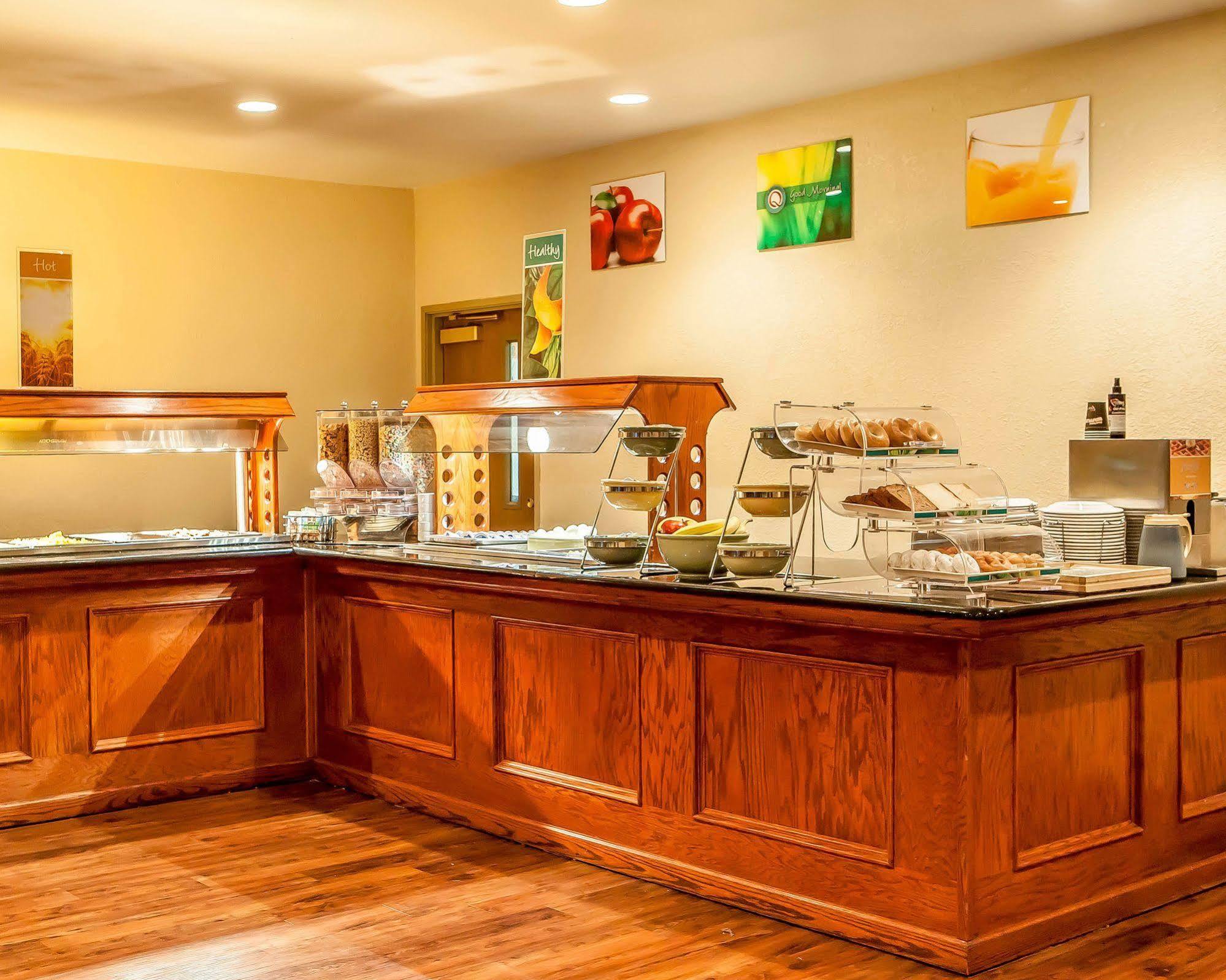 Quality Inn & Suites Hannibal Esterno foto