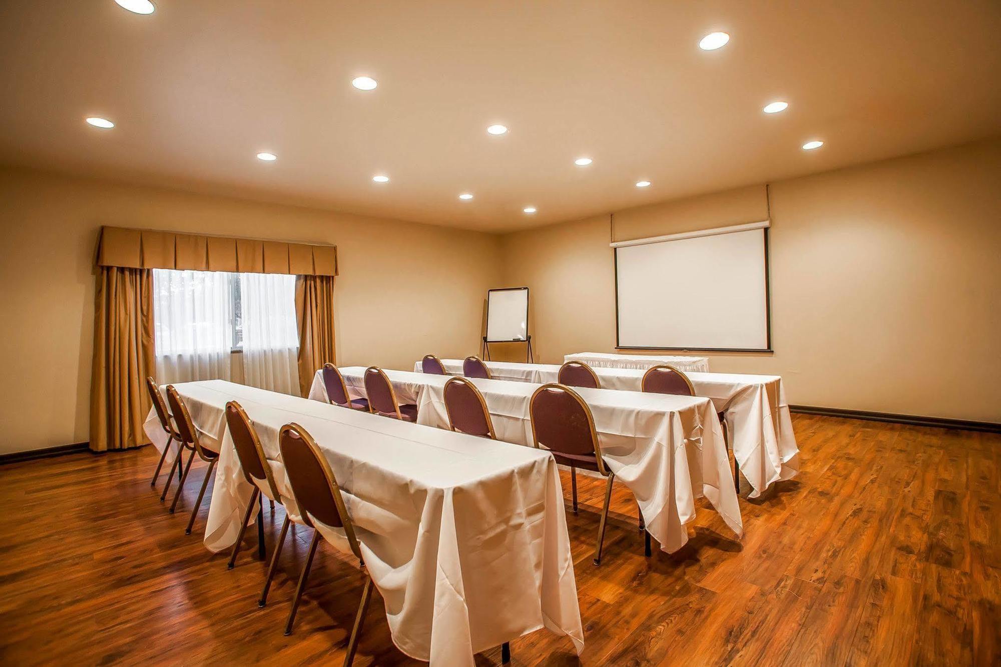 Quality Inn & Suites Hannibal Esterno foto